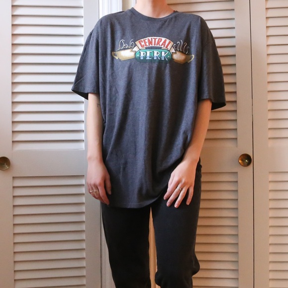 FRIENDS Tops - central perk tee